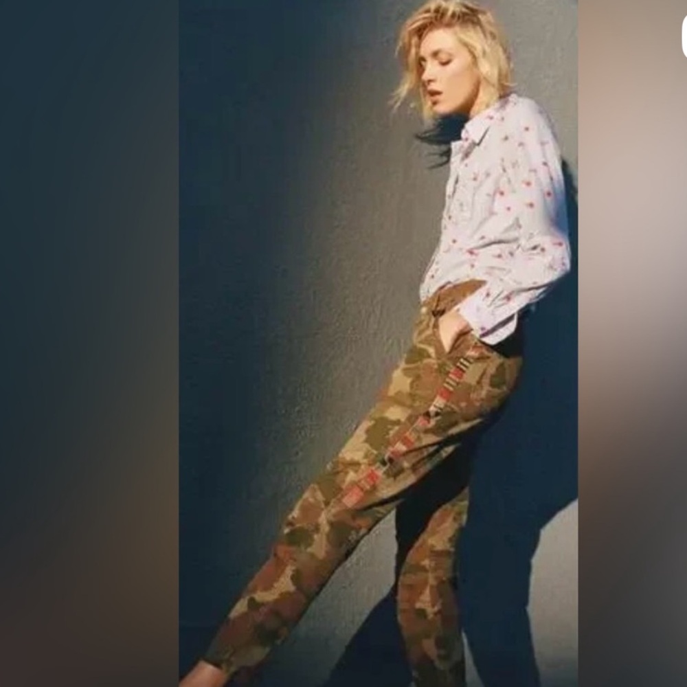 Anthropologie The Wanderer Camo Pants Womens 25 Green Embroidered Side Stripe